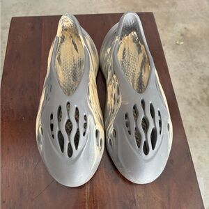 Tan Yeezy foam runners, size 12